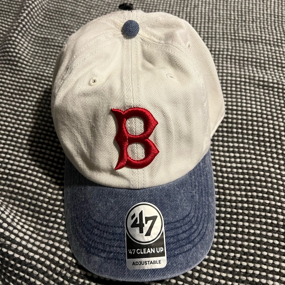 Brand new womens Boston Red Sox hat!